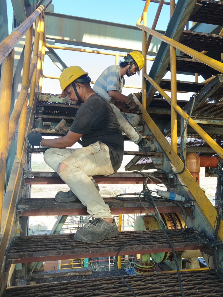 Structural support installation and refinery maintenance